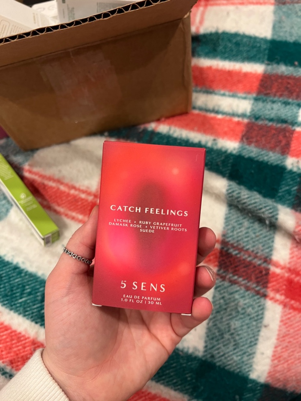 5 SENS Catch Feelings Eau de Parfum - Red Packaging